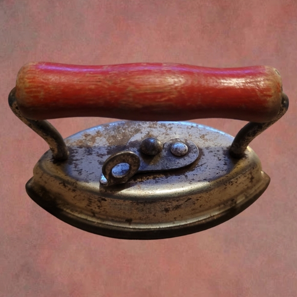 ANTIQUE DOVER CHILD'SDOLLY CAST IRON MADE IN USA LATE 1800/1900S - Picture 1 of 6